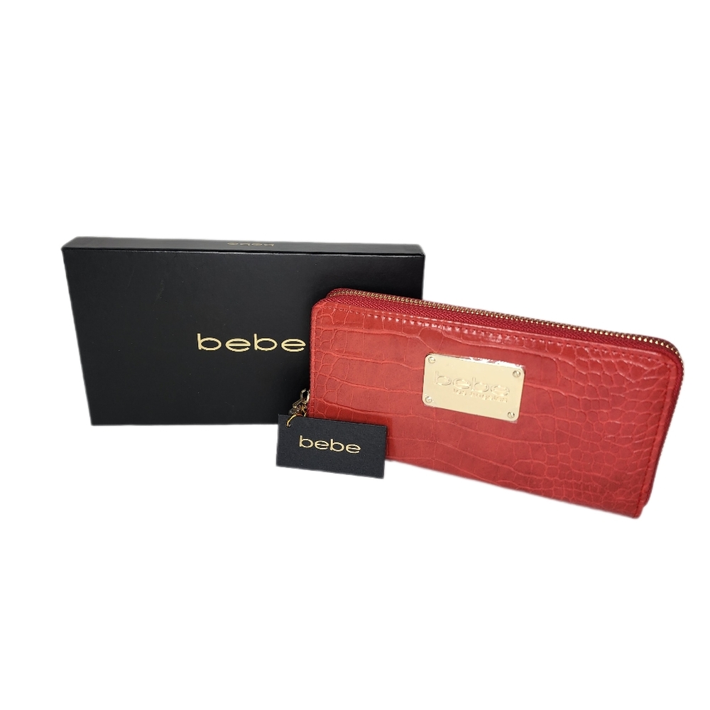 BEBE Womens NWT Red & Gold Snakeskin Pattern Textured‎ Zipper Closure Clutch